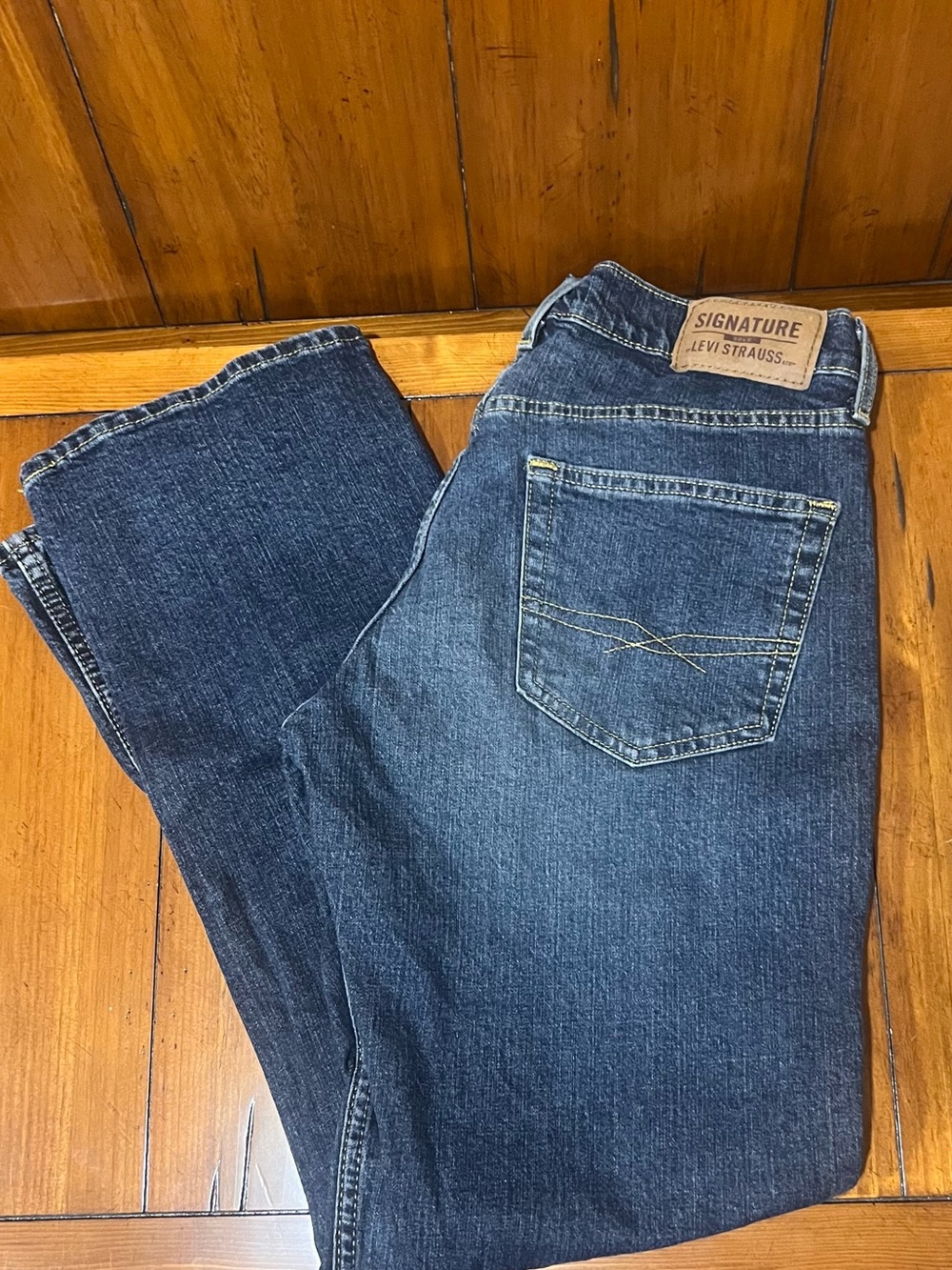 Signature by Levi Strauss Men’s Indigo Straight Jeans